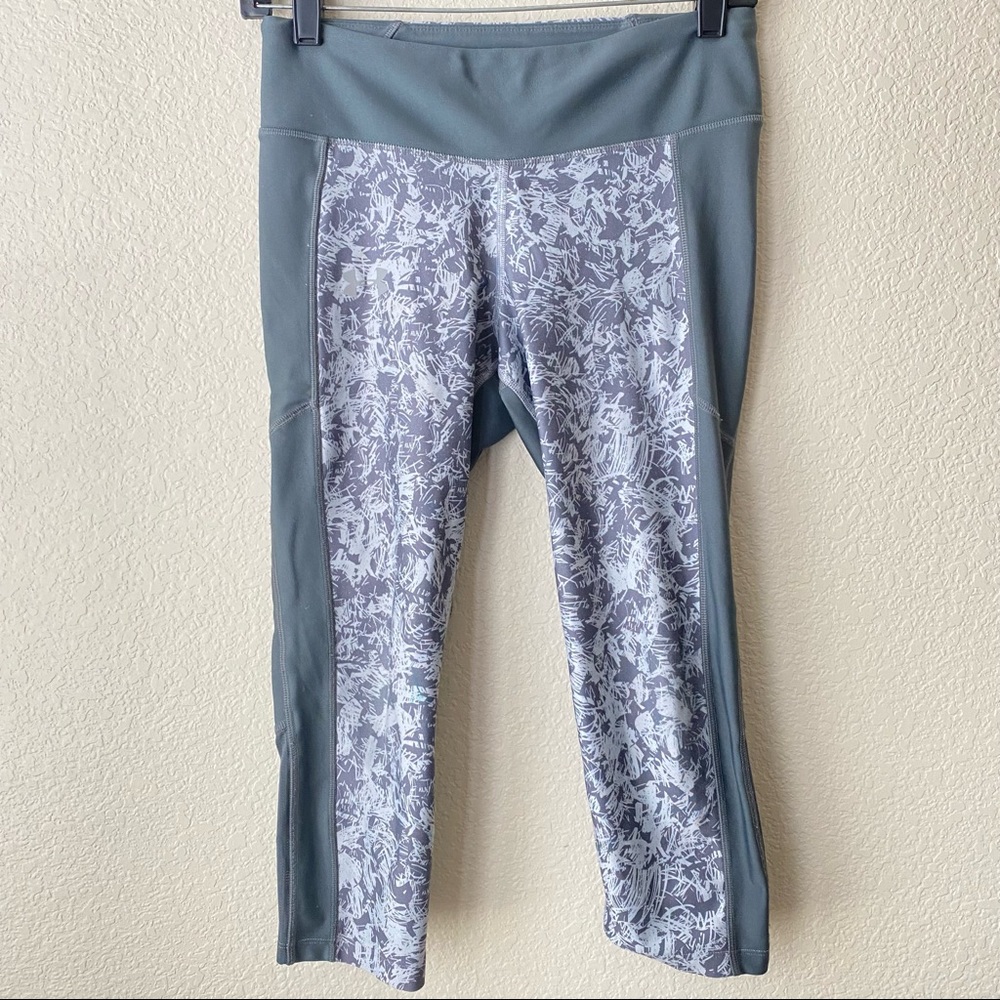 Under Armour Compression Heat Gear Womens Crop Pants Size M Flawed